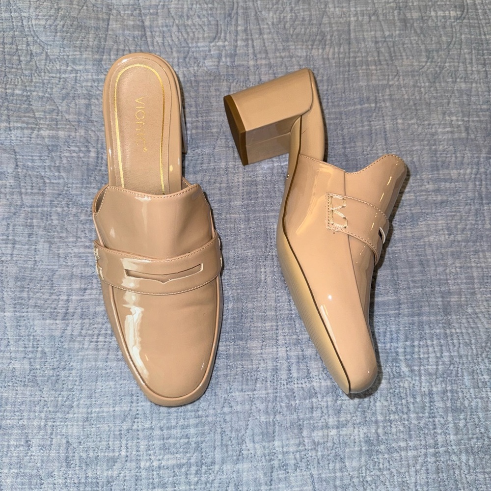 NWOT Vionic Annabel Cream Patent Block Heel Slip On Mules Women's 10
